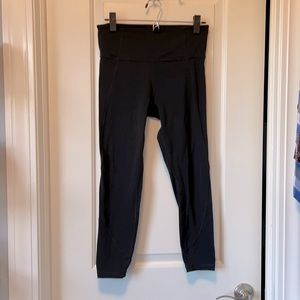 Athleta Salutaton Stash Pocket 7/8 leggings